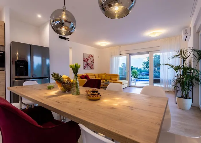 ヴィラ Zarra クリムノ