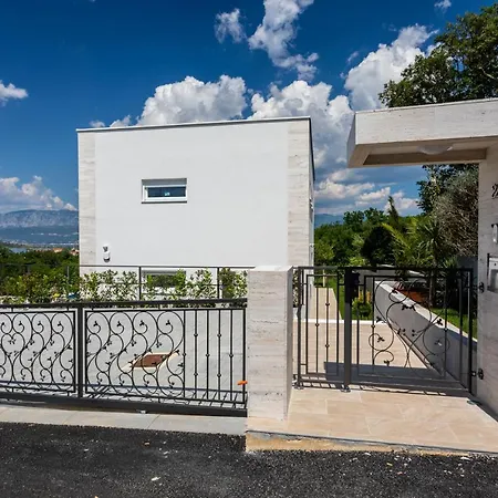 Zarra Villa *