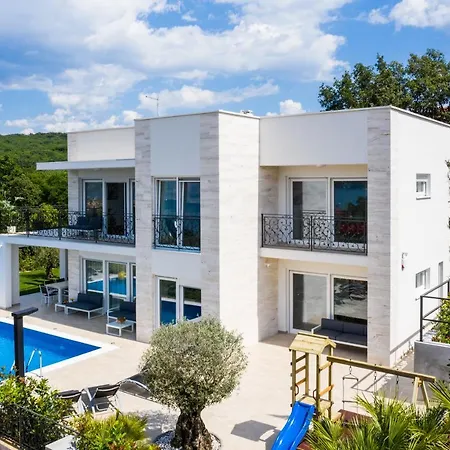 Zarra Villa