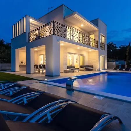 Zarra Villa