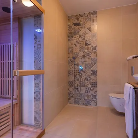 Zarra Villa *
