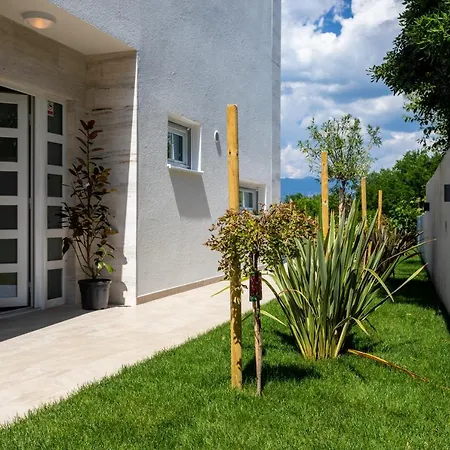 Villa Zarra *